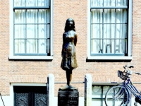 Musée d'Amsterdam Statue d'Anne Frank